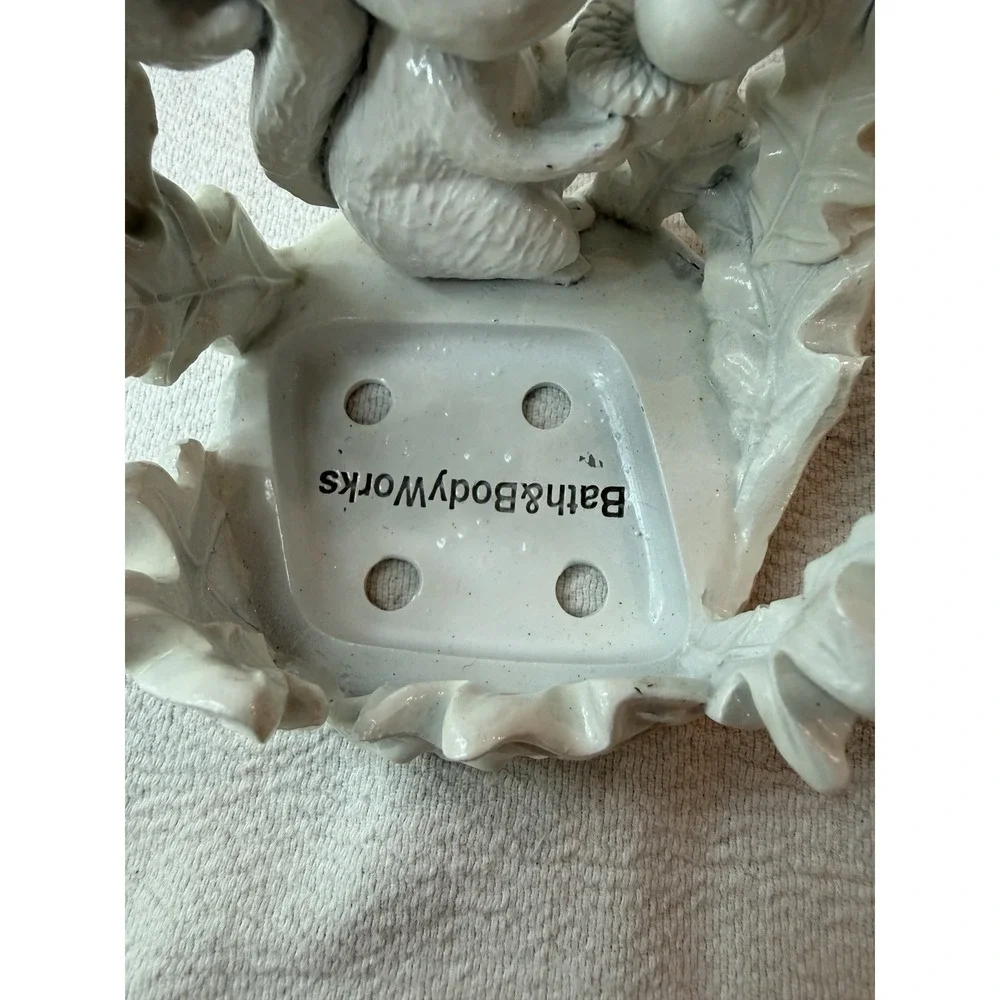 Bath & Body Works Squirrel Holding Acorn Cup Soap Holder White Bathroom 2022